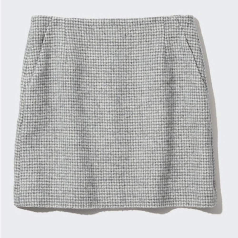 Uniqlo Classic Tweed Mini Skirt With Dart Pockets